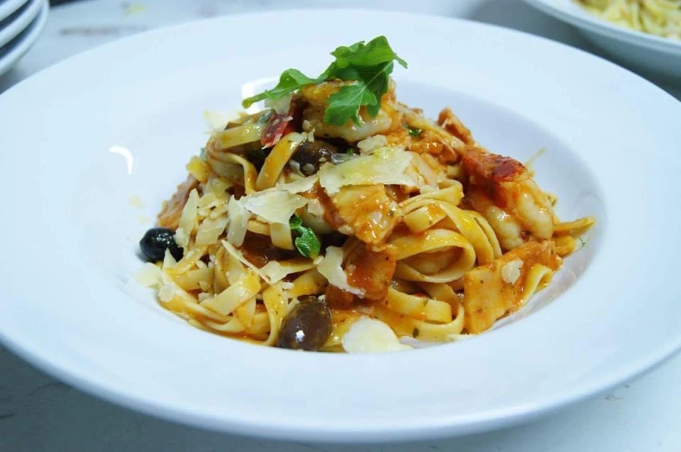 Pasta Napoli Fettucine