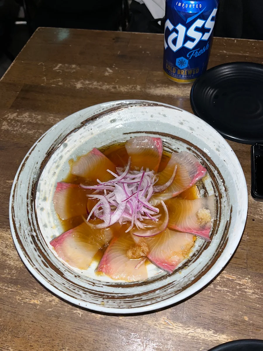 Kingfish, Moeru Japanese Restaurant (Welcome to call and order takeaway)