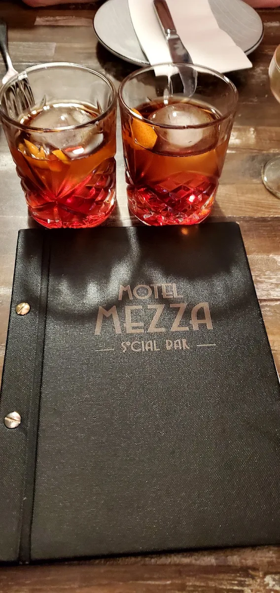Negroni, Motel Mezza Restaurant & Bar