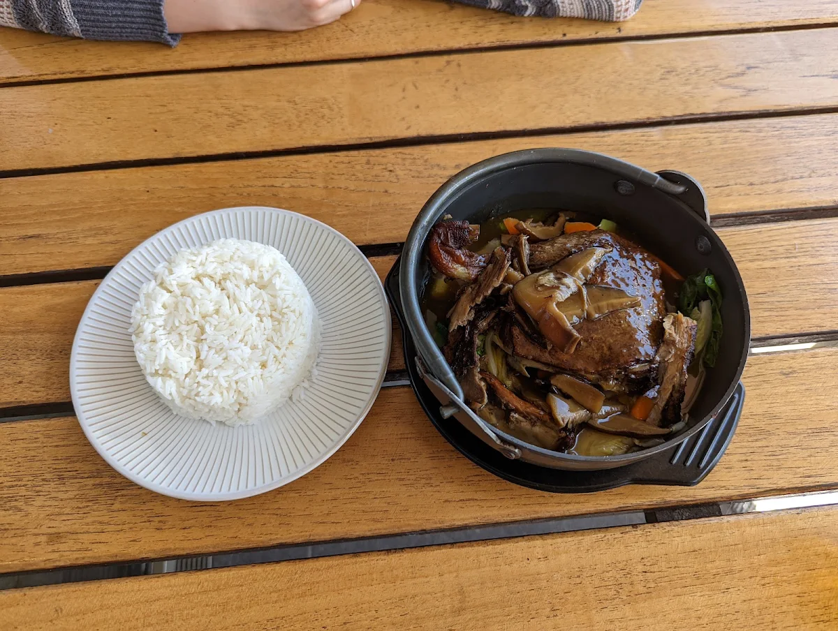 Five Spice Duck, Bau Truong Mounties