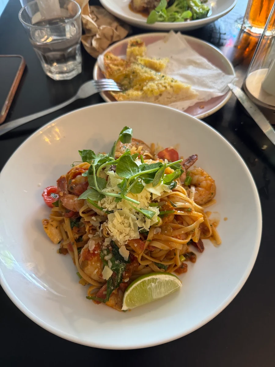 Sandpipers Prawn Linguine