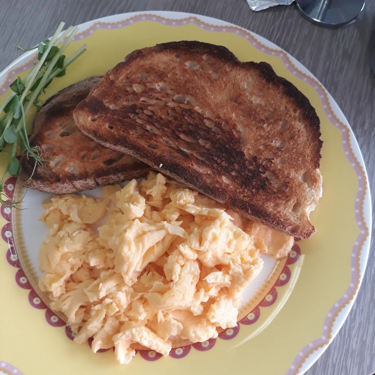 Scrambled Eggs, Deckchair Café