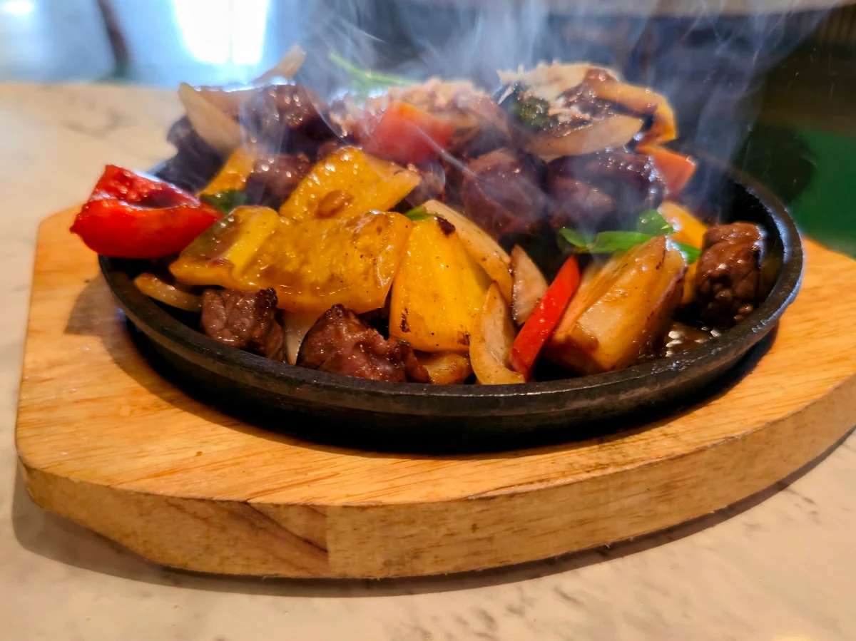 Sizzling Beef, Lamune Thai Restaurant