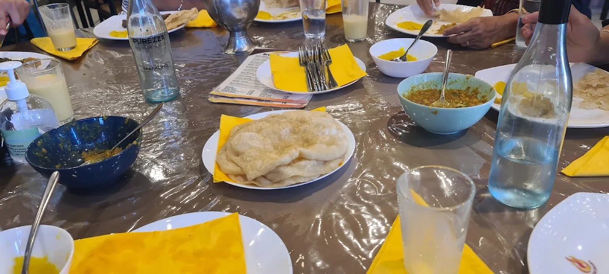 Halwapuri, Lahori Dhaba