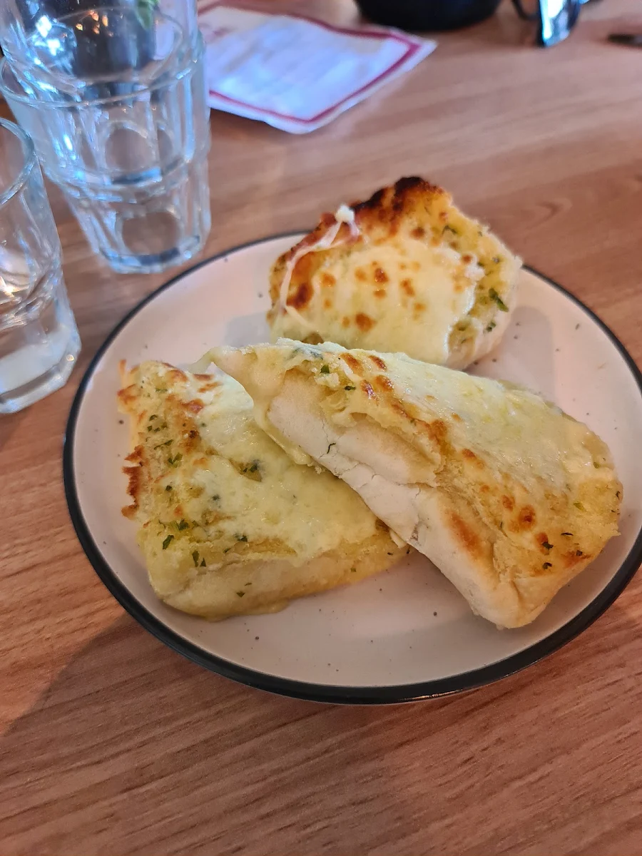 Garlic Bread, Woodville Hotel