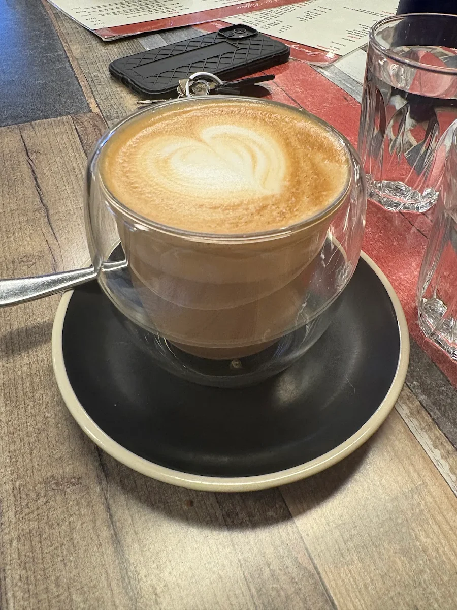 Highlights, Kaffeine bar