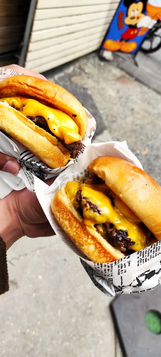 Double Cheeseburger, Tamam Cafe