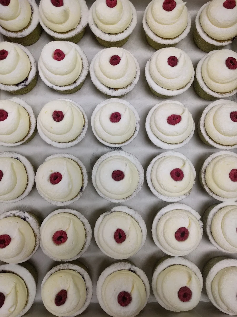 Pistachio & Raspberry Teacake, Little Bertha