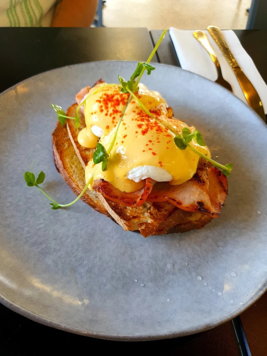 Eggs Royale, Little Growling Cafe & Restaurant