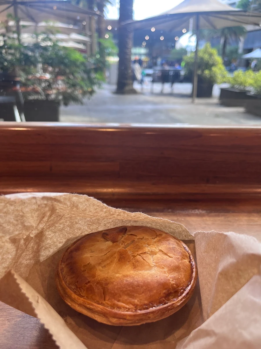 Highlights, Romeo's Pie Cafe