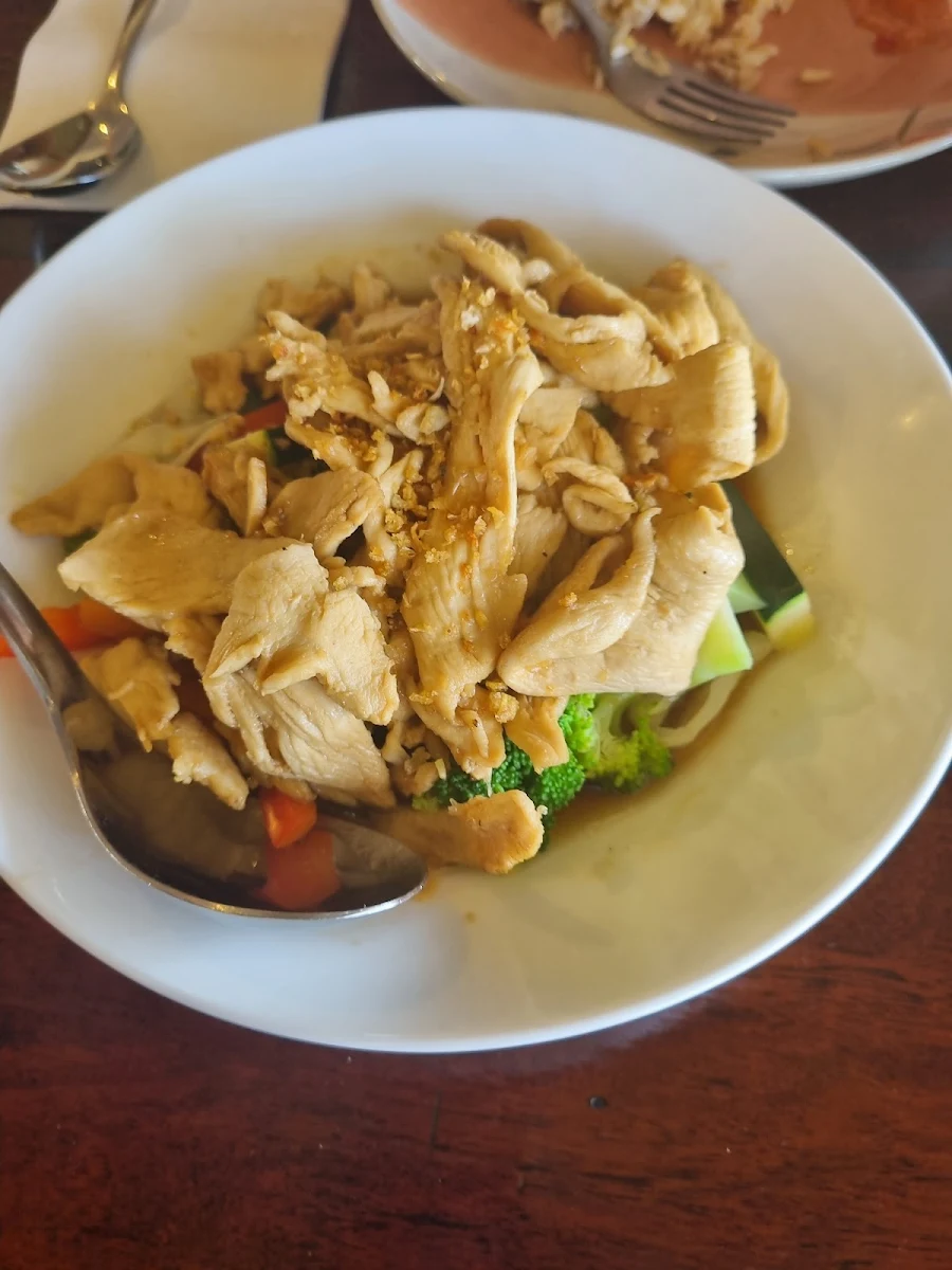 Chicken Ginger, Thai Payu Restaurant