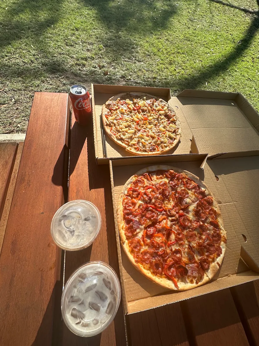 Medium Pizzas, Bordertown Cafe & Restaurant