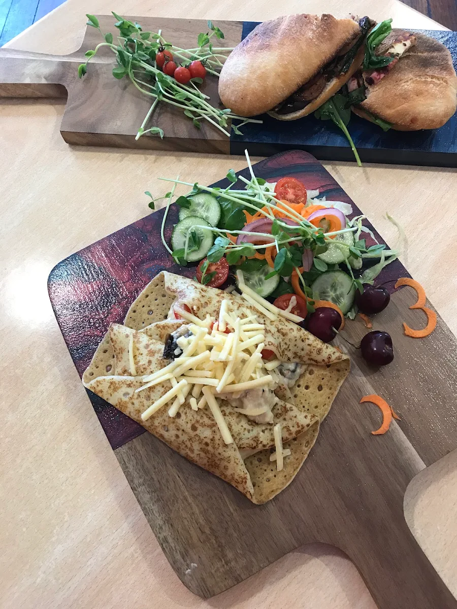 Highlights, Warra Dam Bakery Cafe