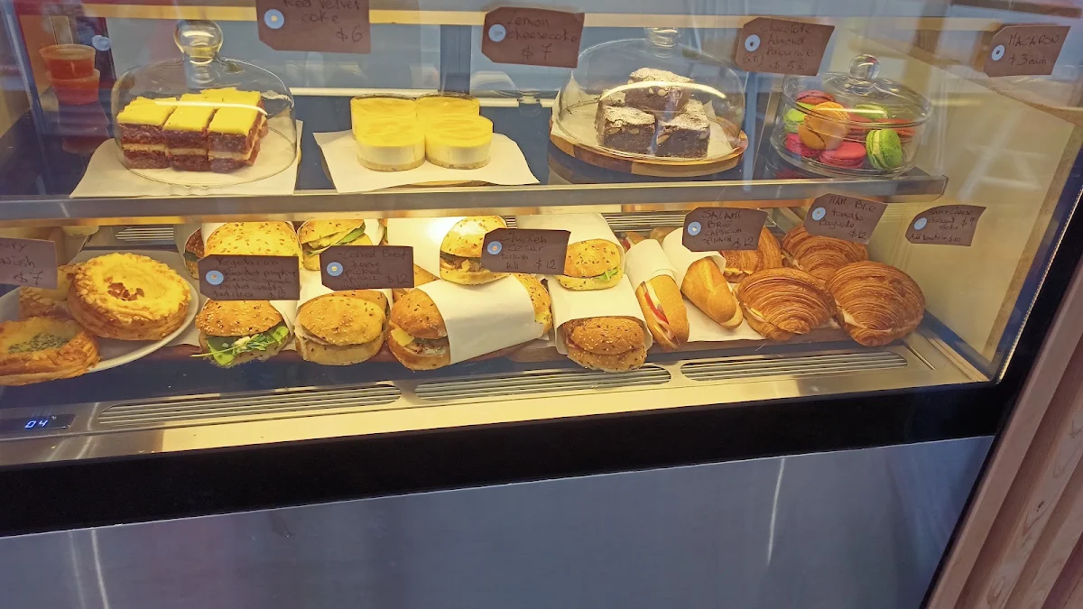 Filled Rolls, Café 3225