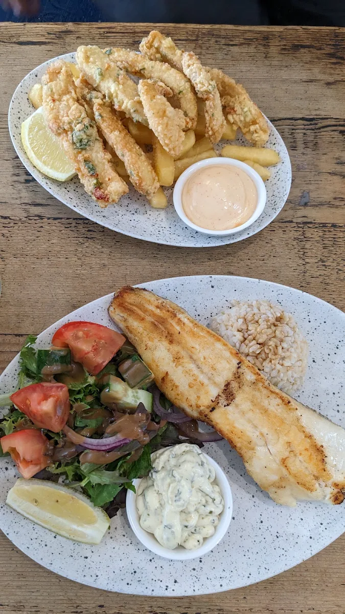Classic Fish Chips and Tartare Sauce