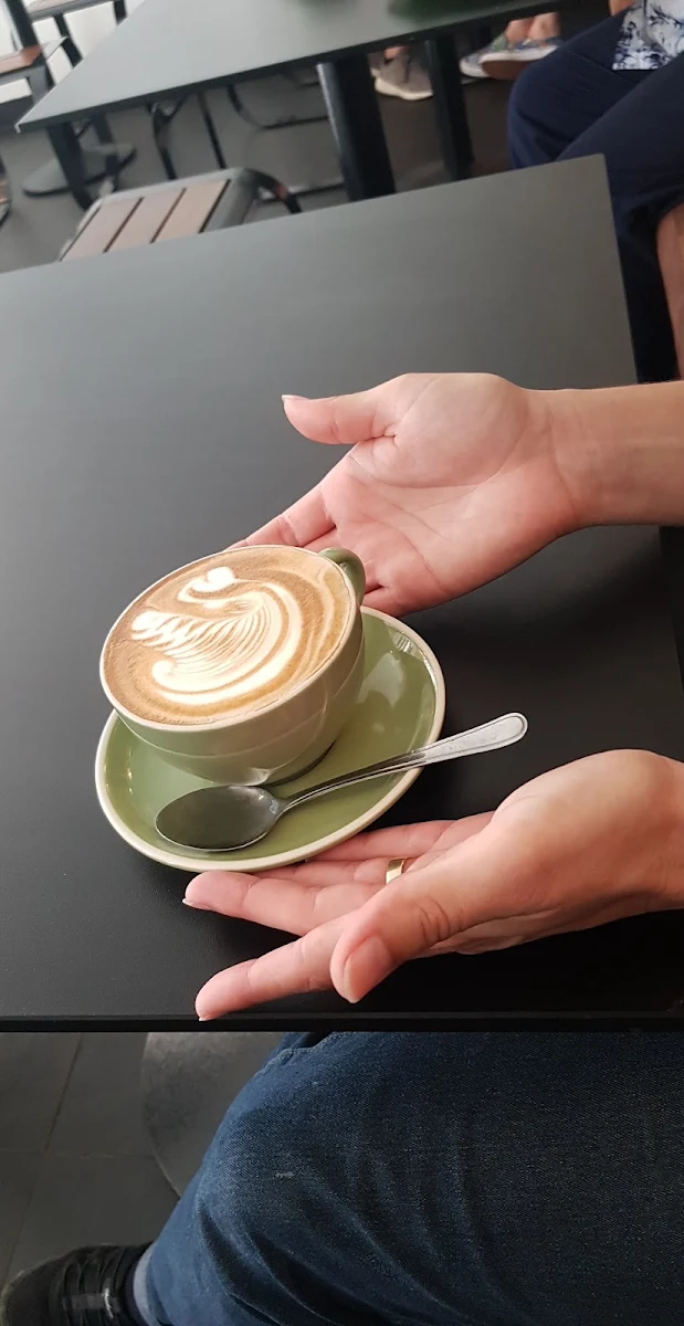 Flat White, Madlilys Cafe