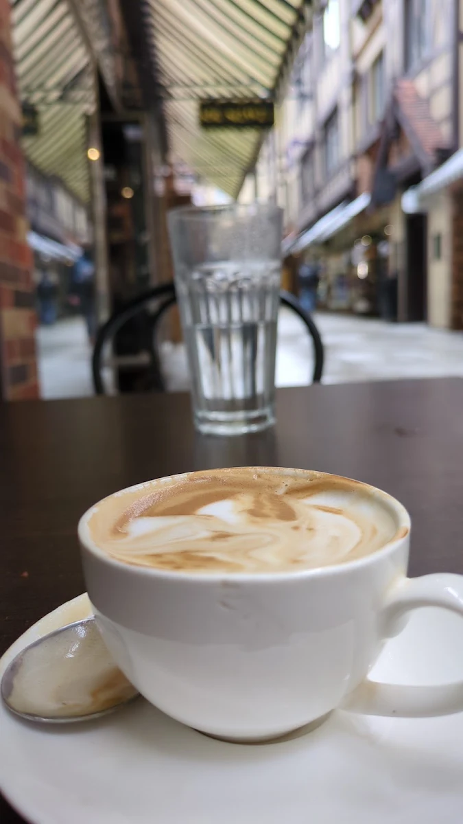 Highlights, Madlilys Cafe