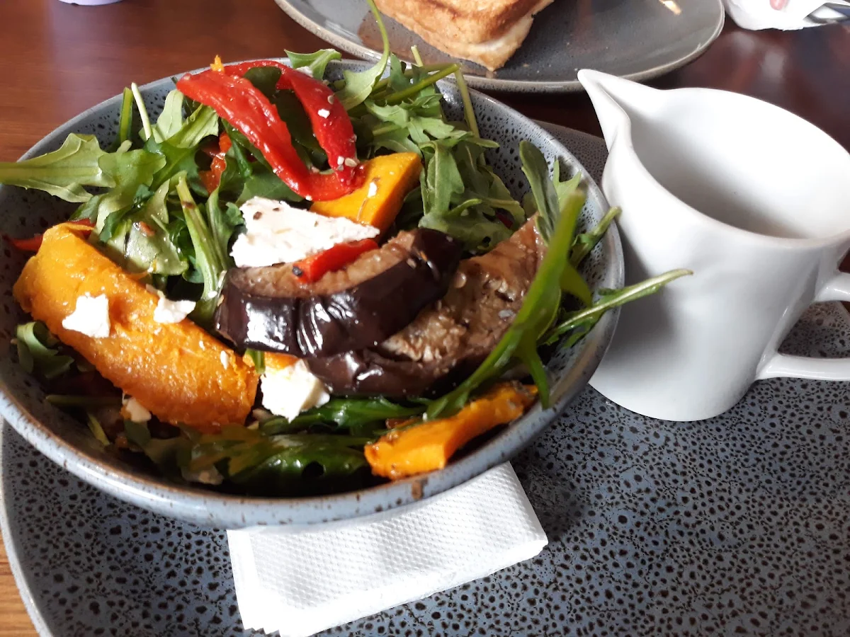 Highlights, Cafe Z
