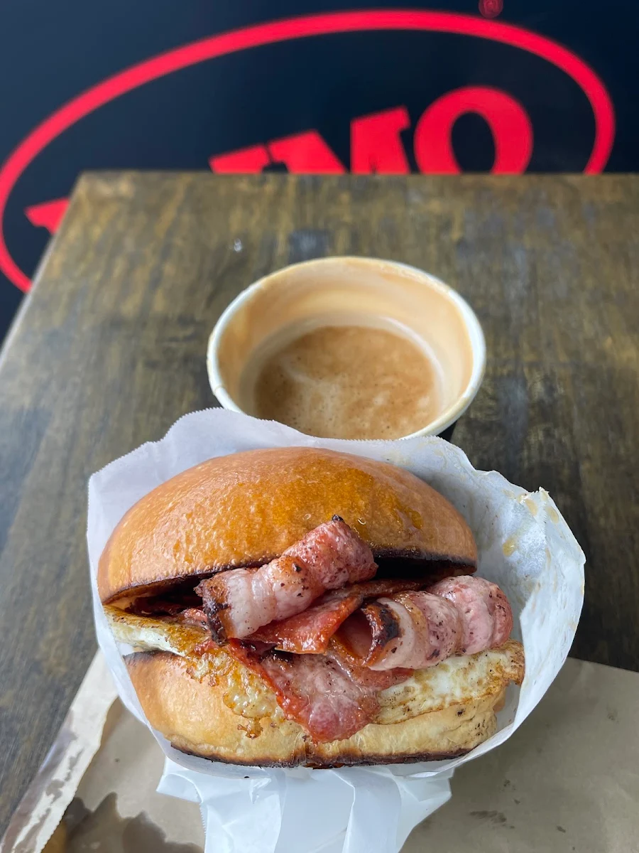 Bacon & Egg Roll, Allumer coffee & eatery