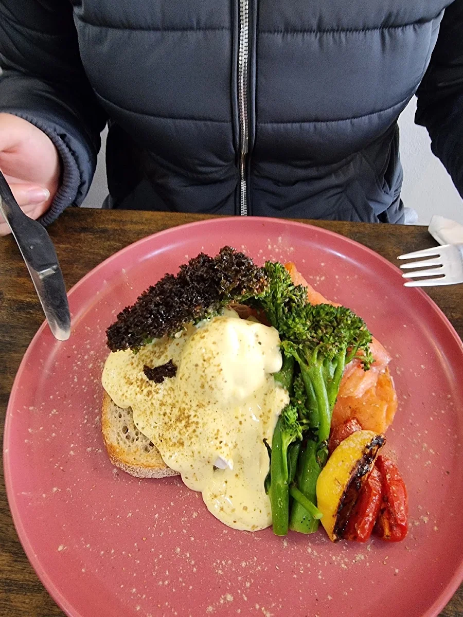 Eggs Benedict, Allumer coffee & eatery