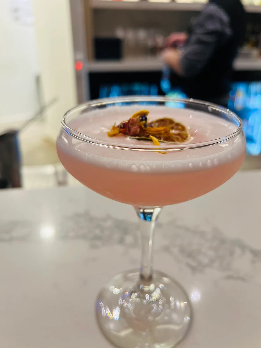 Highlights, Jin Cafe & Bar