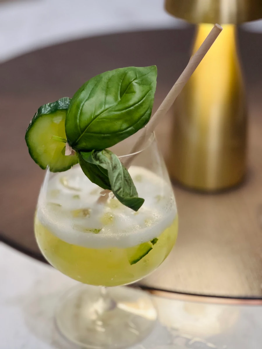 Highlights, Jin Cafe & Bar