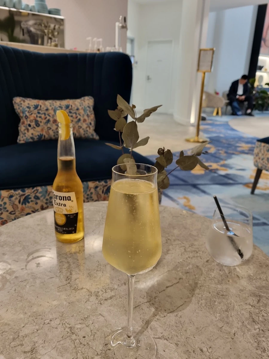 Highlights, Jin Cafe & Bar
