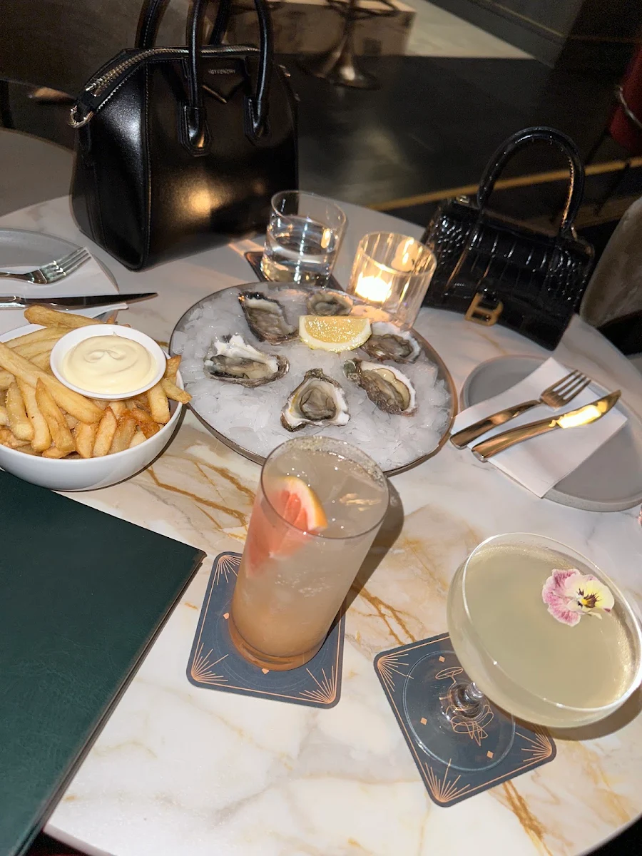 Highlights, The Gatsby Lounge Bar