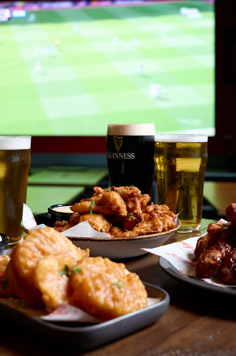 Highlights, Harvey's Sports Bar & Grill