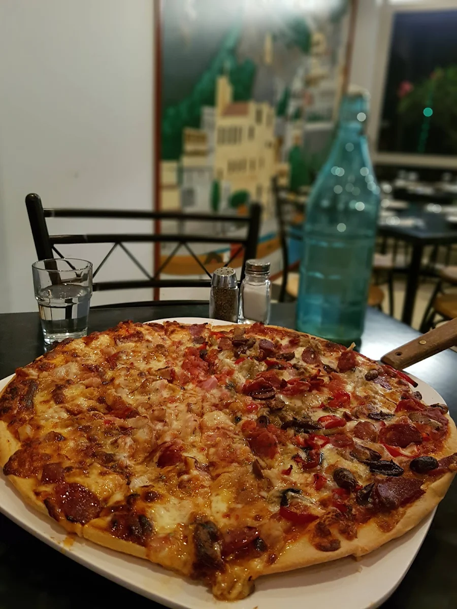 Highlights, Carlos Naples Pizza Restaurant