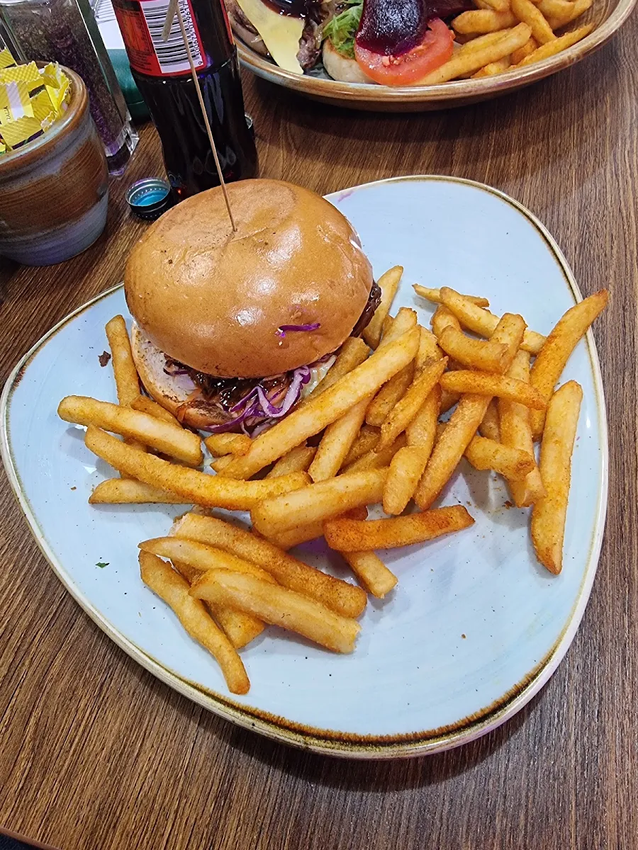 Pulled Pork Burger, Vanilla Pod Pizza & Pasta Bar