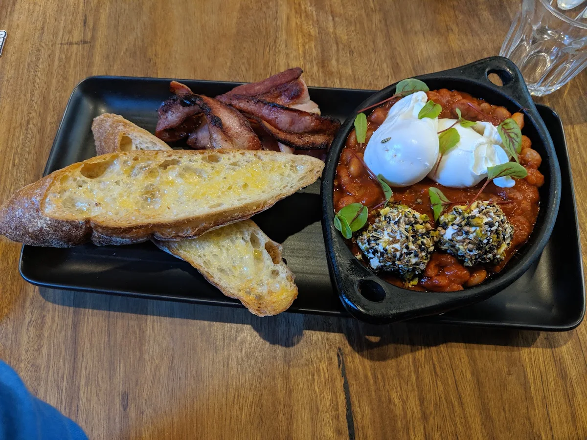 Jilbir Eggs Benedict, Lumberjack