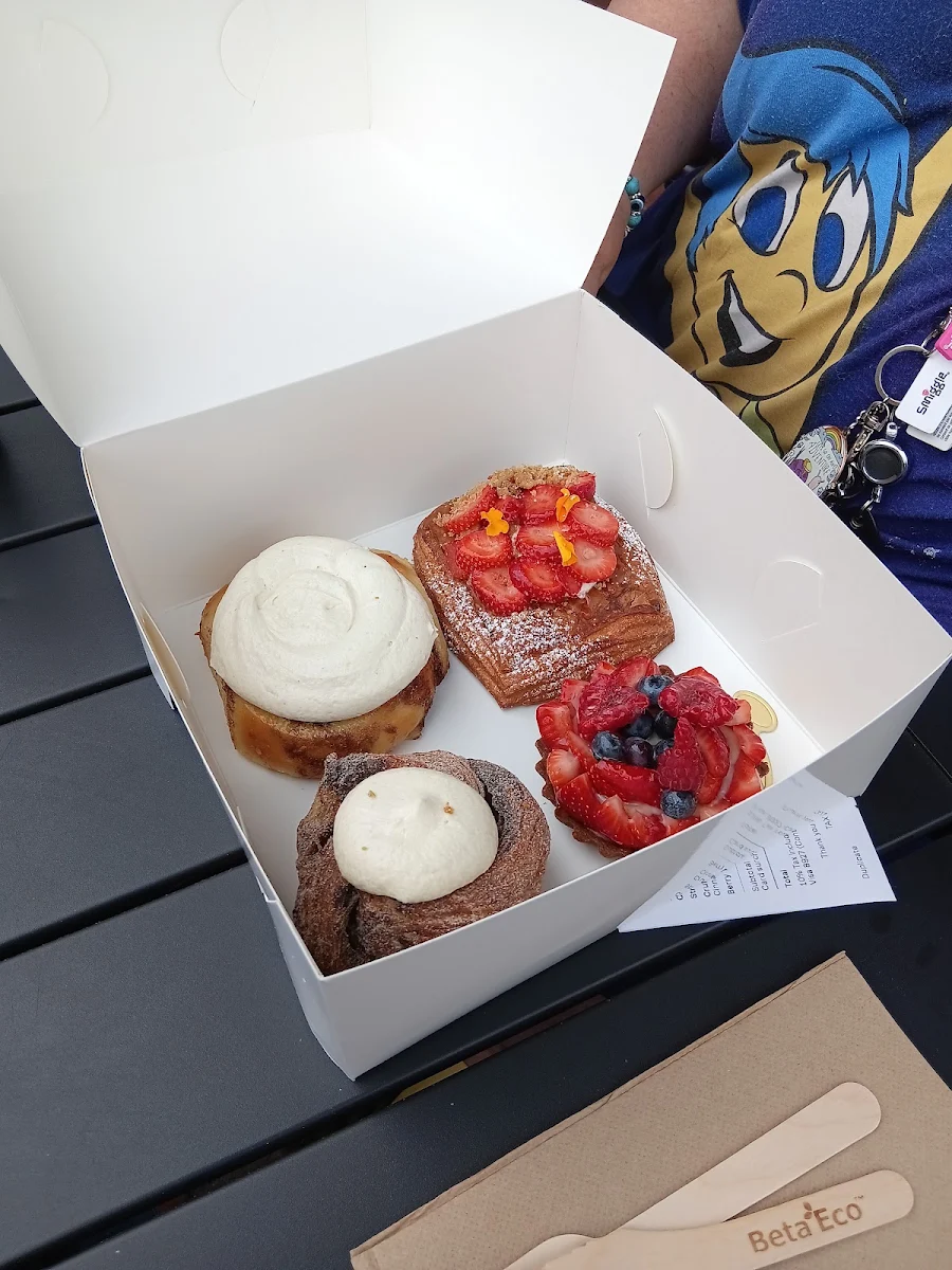 Highlights, Creme de la Creme Patisserie