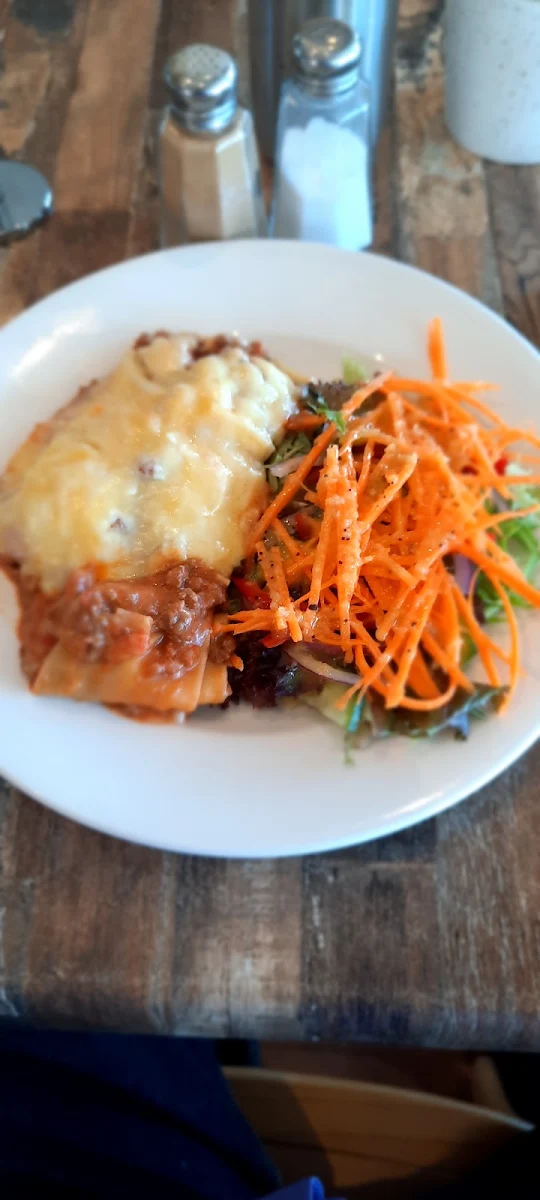 Highlights, Chino's On Victoria