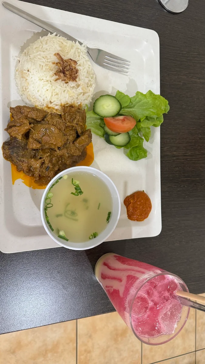 Beef Rendang, Pondok Daun Sefton Plaza