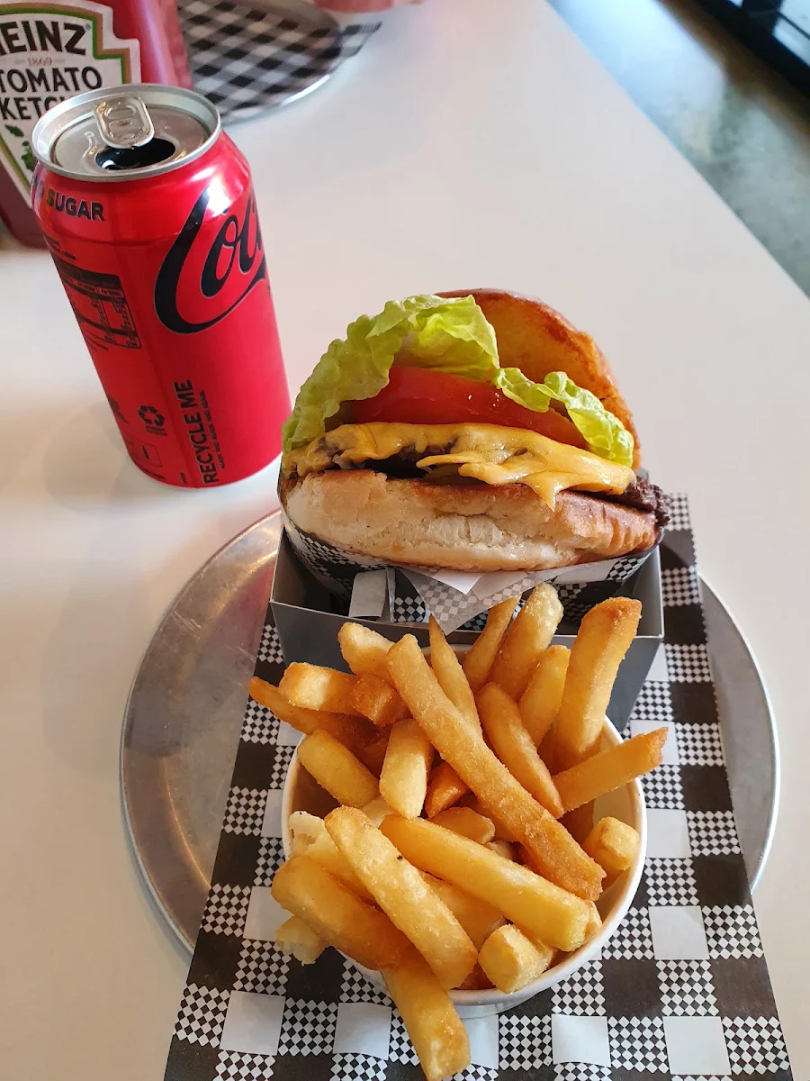 Basic Burger and Fries, Soul Brothers Burger Bar