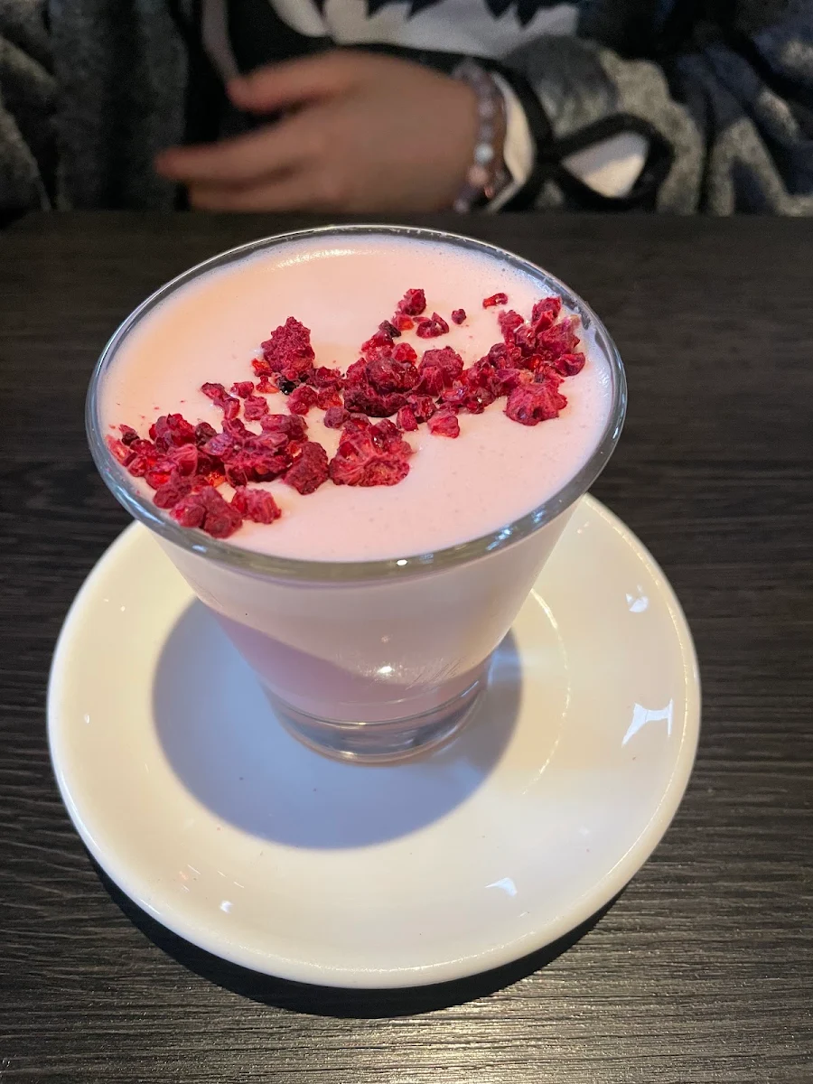 Beetroot Lattee, Pinkie Cafe