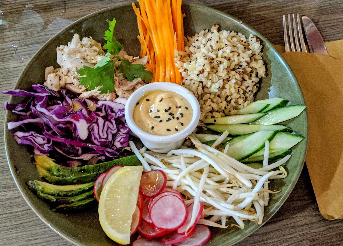 Pulled Chicken Poke Bowl
