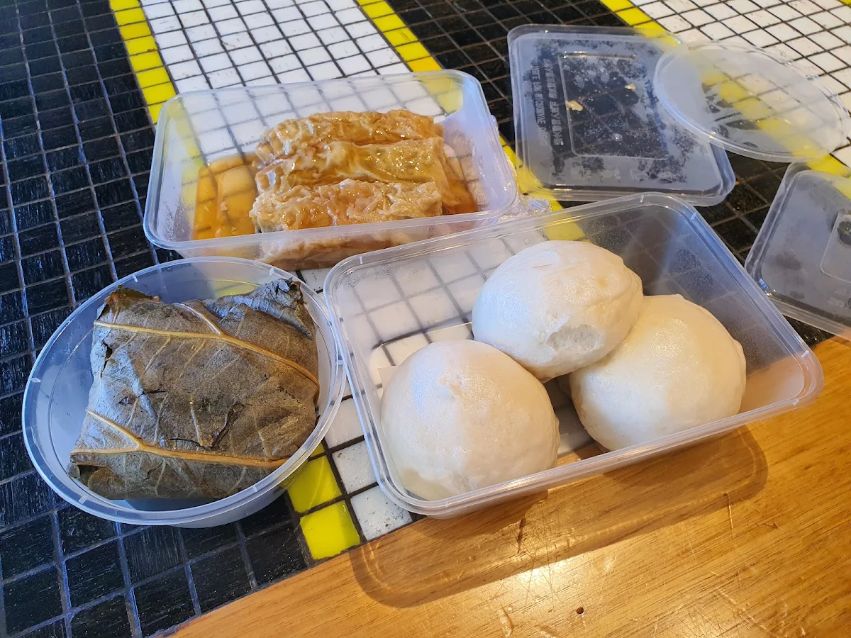 Sticky Rice with Chicken and Egg Custard Buns