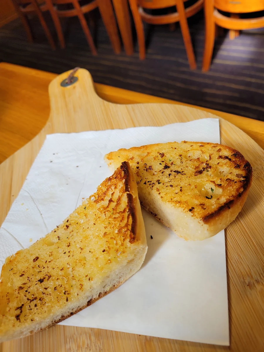 Garlic Bread, Campbell Town Hotel Motel