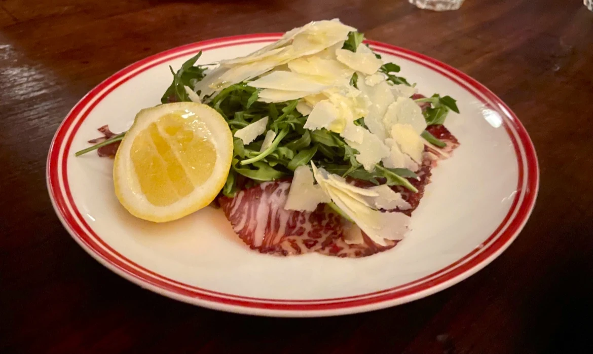 Rocket Salad, Kaprica