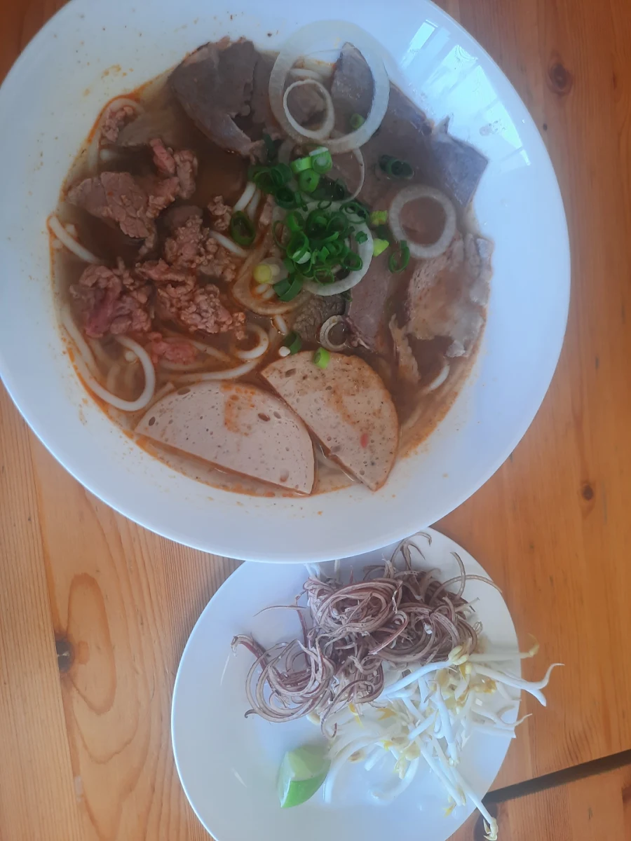 Rare Beef Pho, Big bites NT