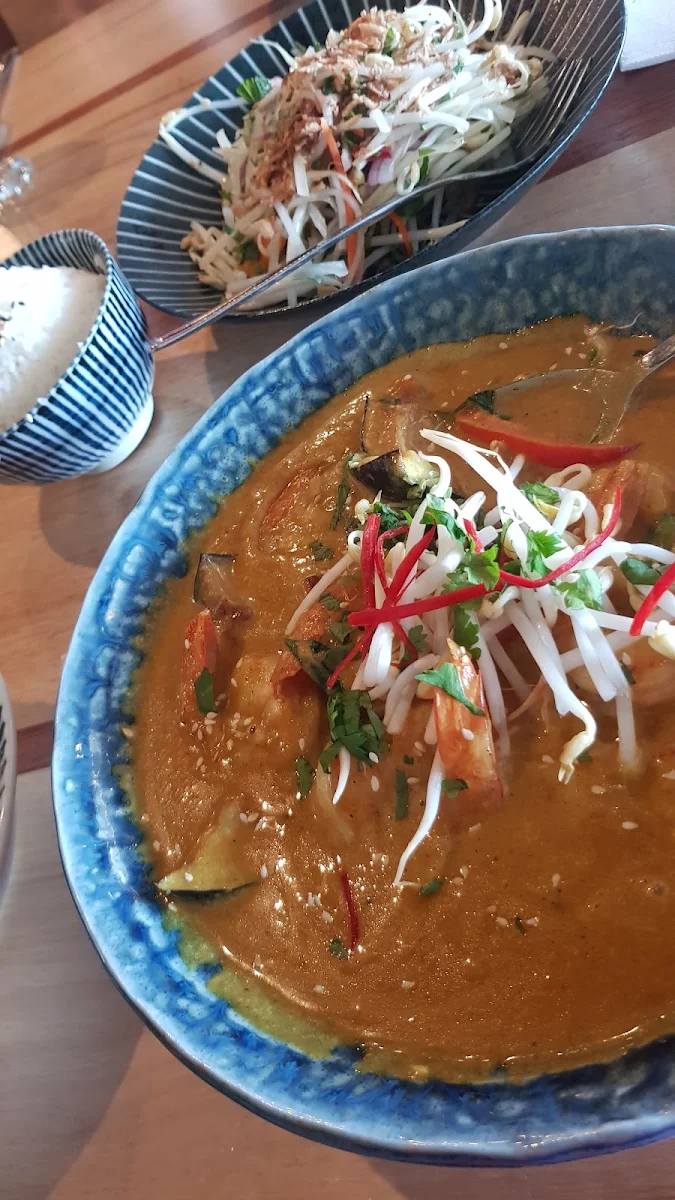 Red Curry, The Flying Pigeon