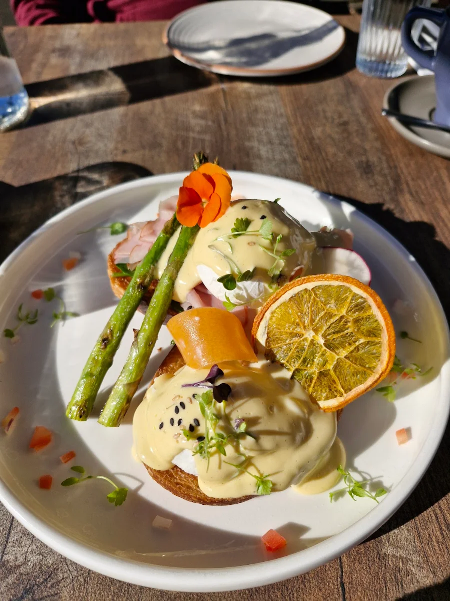 Eggs Benedict