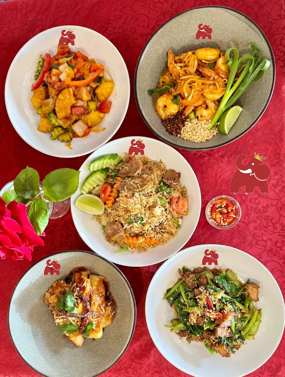 Highlights, Thai King Manor Restaurant