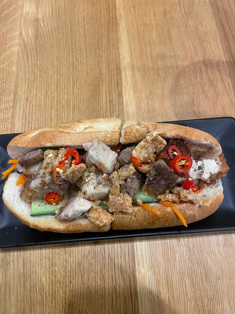 Highlights, 29 Cafe & Eatery