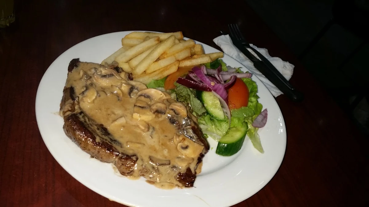 Highlights, Frank & Dino's