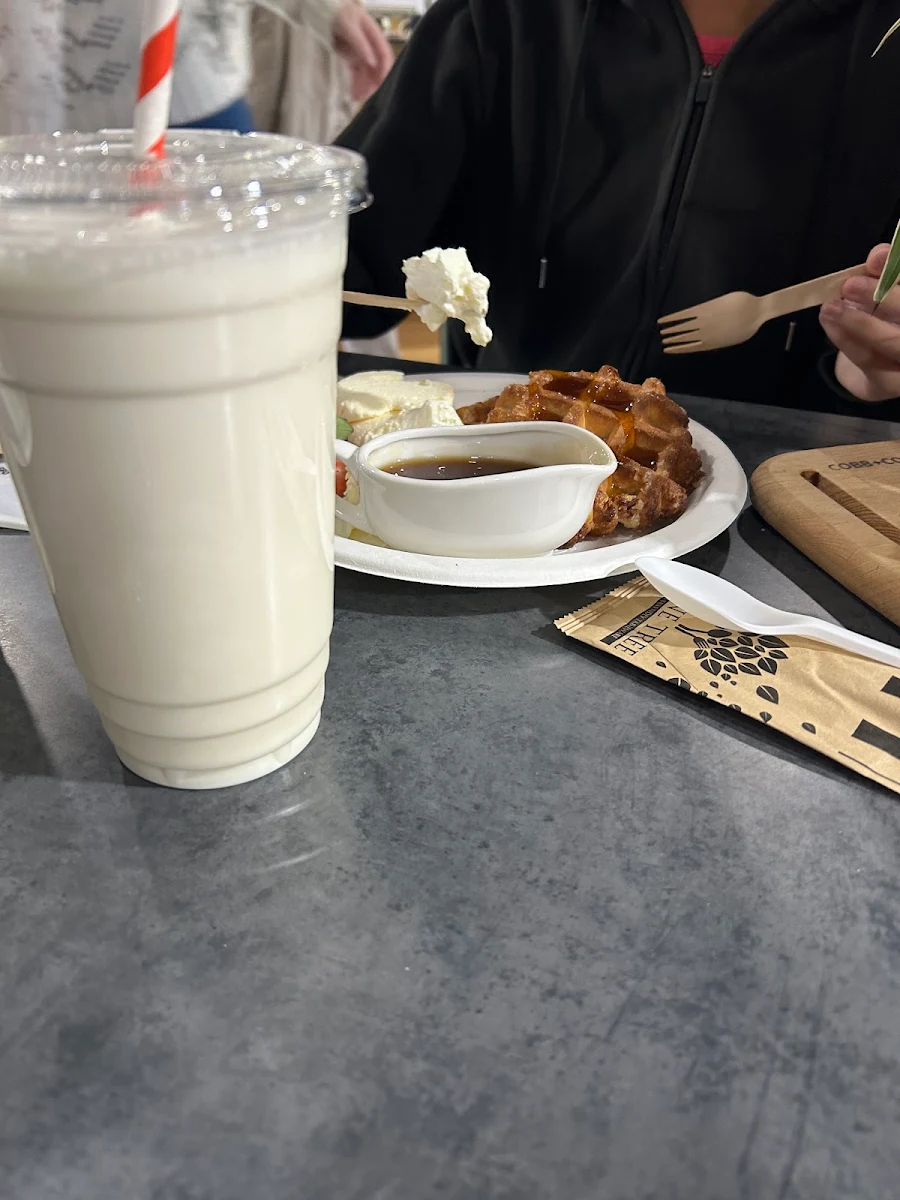 Milkshake, Cobb's Coffee Shop