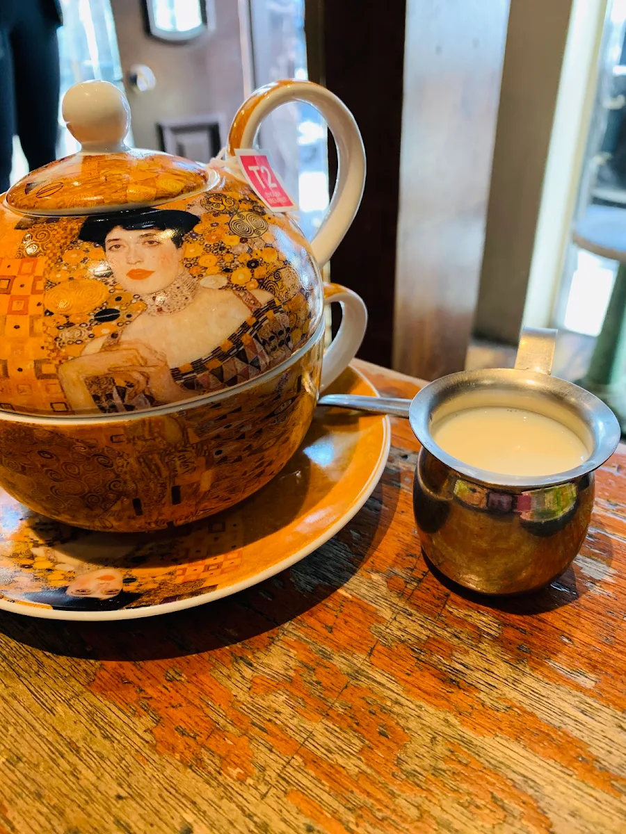 Highlights, Coffee, Tea & Me