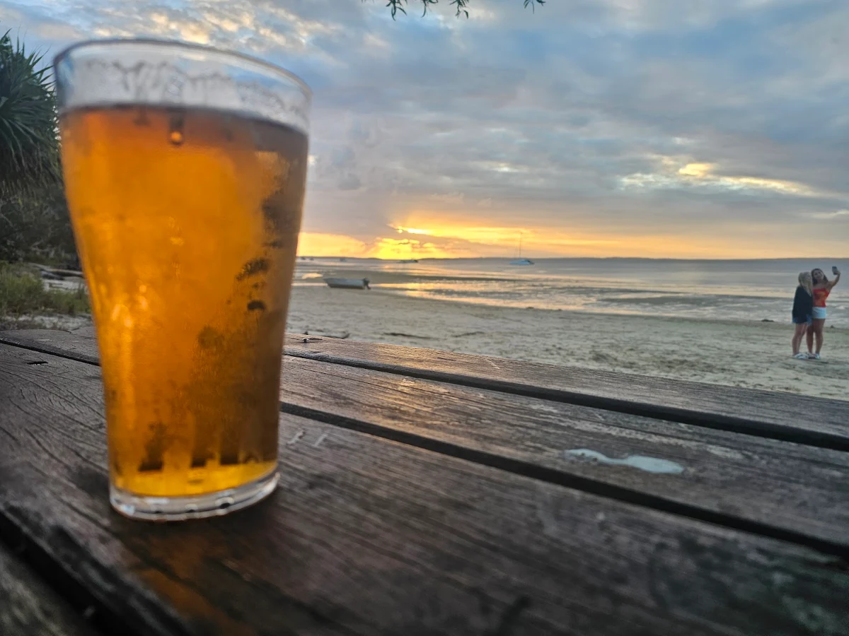 Highlights, Sunset Bar